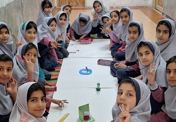 نمایشگاه روزه‌اولی‌ها در دبستان پروین اعتصامی