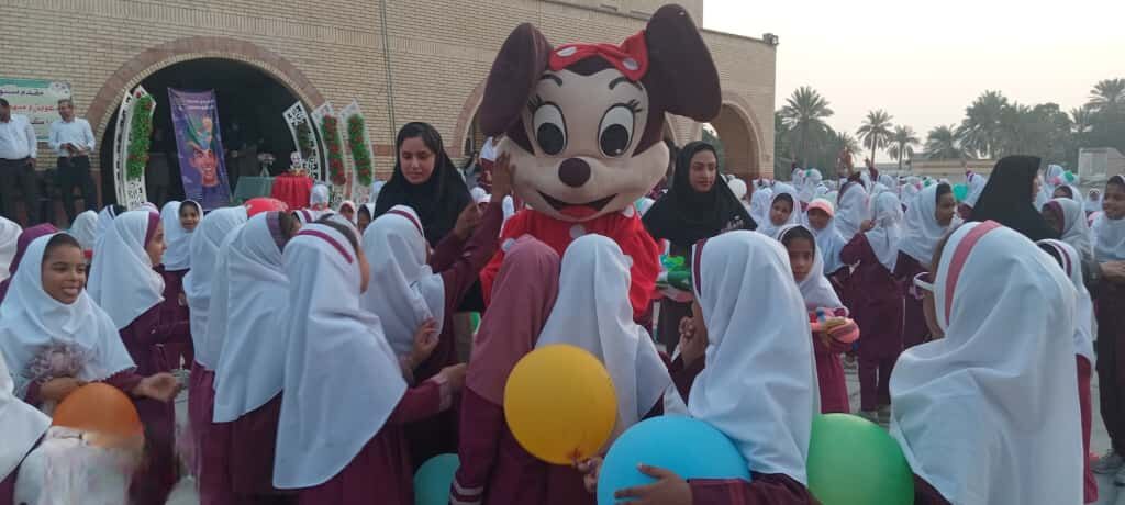 جشن «هفته سلامت روان» در مدرسه شهید سمیه میناب