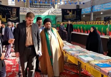 افتتاح نمایشگاه کتاب در شهرستان زارچ