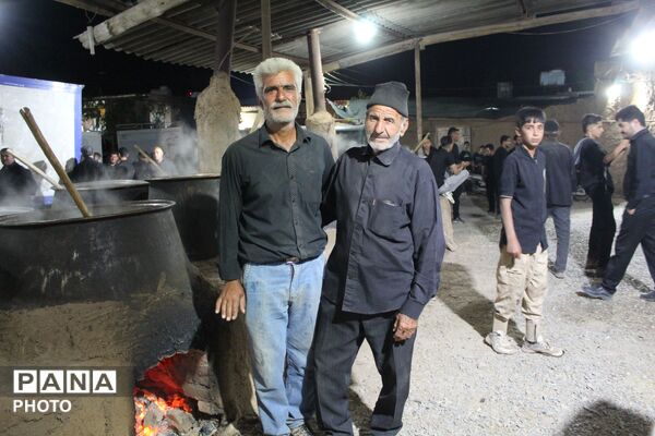 آماده‌سازی حلیم عاشورا در روستای اسحاق‌آبادی نیشابور