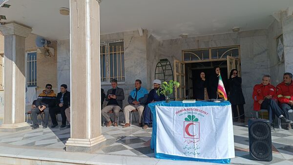 نواختن زنگ زلزله در دبیرستان کوشش شهرستان فاروج 