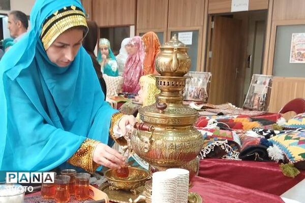 از عطر غذاهای سنتی تا رنگین‌کمان اقوام ایران در دبستان هدی