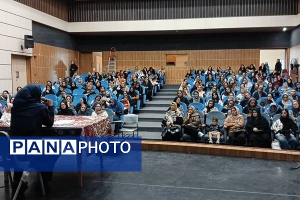 با هم به رنگ فرهنگ و آگاهی در دبستان هدی