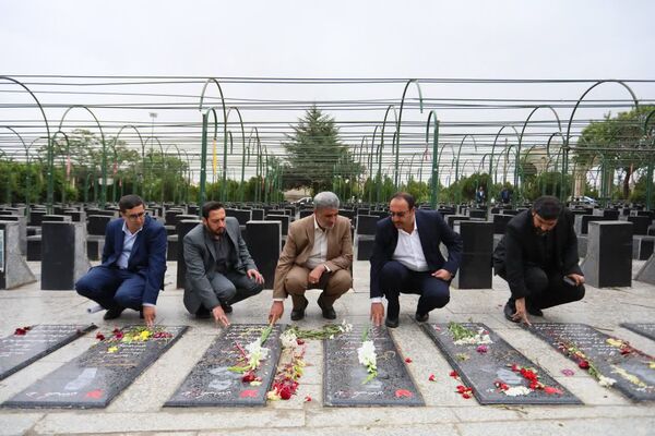 تجدید میثاق مدیران روابط‌عمومی دستگاه‌های اجرایی با شهدای والامقام