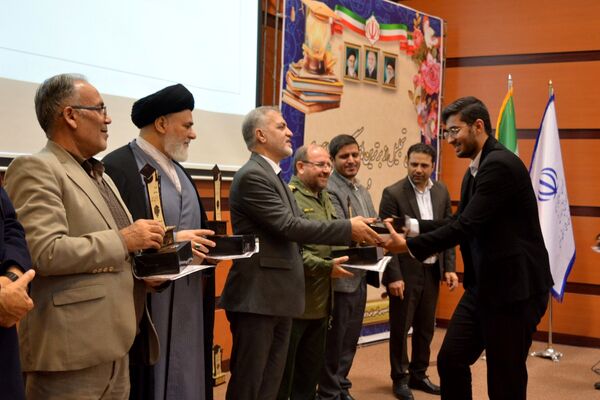 تجلیل از افتخارآفرینان کنکور