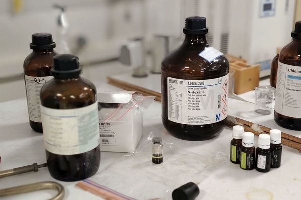 بازدید دانش‌آموزان فرزانگان۱ از مجتمع تحقیقاتی عصر انقلاب