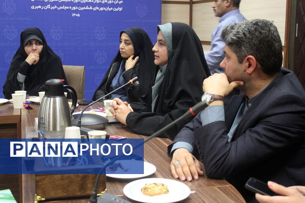 نشست مشورتی و گفت‌و‌گوی بین نسلی معاون سیاسی و اجتماعی استاندار آذربایجان شرقی