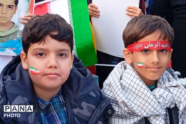 اجتماع فرهنگیان و دانش آموزان کرمانی مقابل کمیساریای سازمان ملل در کرمان
