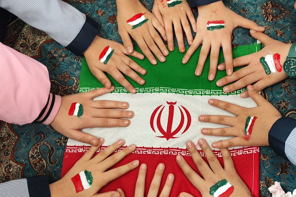 مدارس اسلامشهر یکصدا در جشن انقلاب 