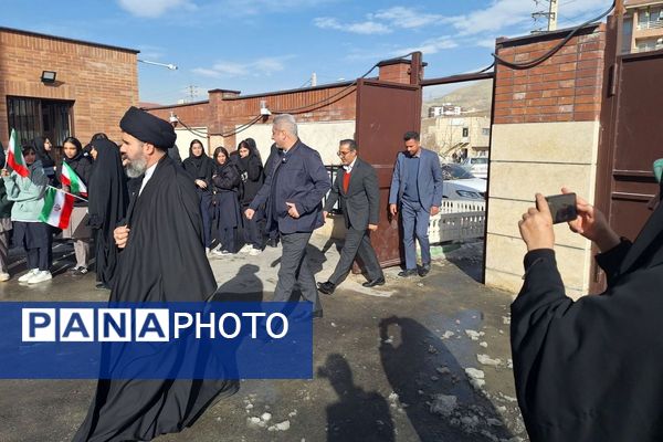 گلبانگ زنگ انقلاب در دبیرستان هجرانی پردیس