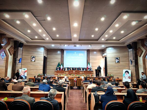 نایب رئیس مجلس شورای اسلامی پای درد دل فعالان اقتصادی نشست