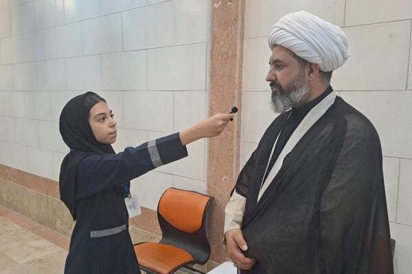 درسی که رهبر شهید برای ما به یادگار گذاشت؛ ایستادگی در مسیر حق است