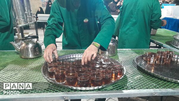 چایخانه حضرت زهرا (س) عطر و بوی دل‌انگیزی میدهد 