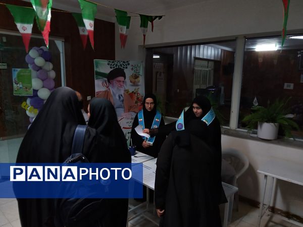 اولین جلسه مشاوره‌ای تحصیلی دبیرستان نمونه فرهنگ حاج حسین عربخانی