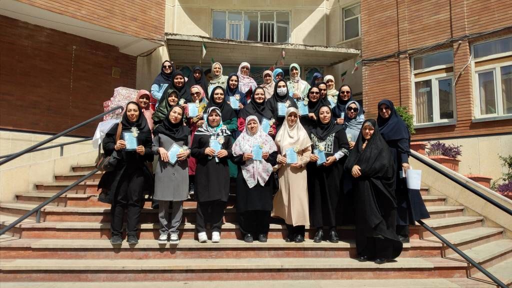 جشن روز معلم دبیرستان شهیده محبوبه دانش 