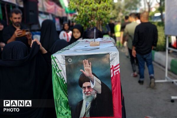 قاب های دانش آموزی ماندگار از فراق رهبر شهید