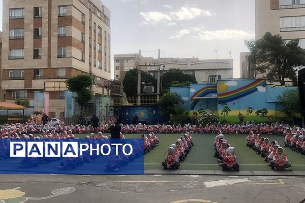 بیست و ششمین سالروز تاسیس سازمان دانش‌آموزی در دبستان طواف و معماریان ناحیه دو شهرری 