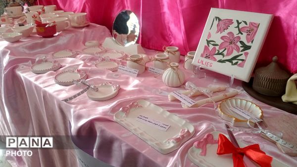 نمایشگاه کار و فناوری در دبیرستان نشاط بهارستان‌دو