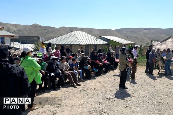 مراسم گلابگیری در روستای طارس شهرستان فیروزکوه