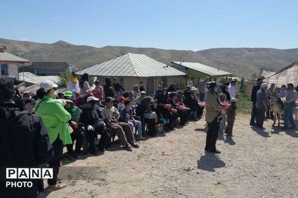 مراسم گلابگیری در روستای طارس شهرستان فیروزکوه