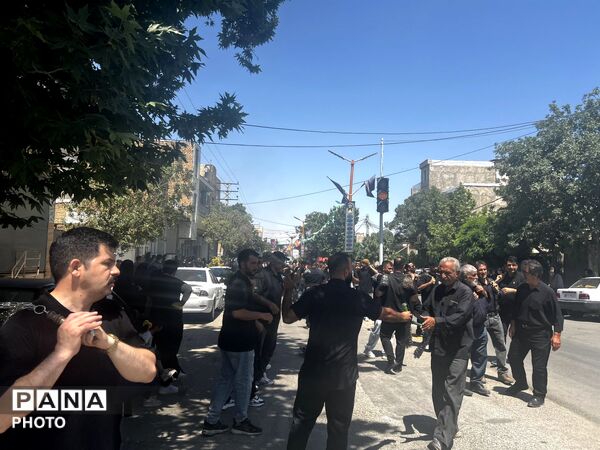 عزاداری پرشور ظهر عاشورا در شهرک ینگی امام