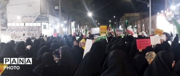 میدان مرکزی خلیل‌آباد‌ مملو از عاشقان انقلاب