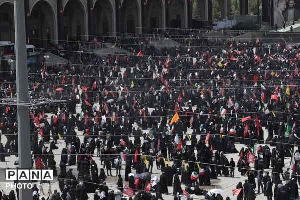 وداع با پیکر مطهر امام شهید در مصلای تهران