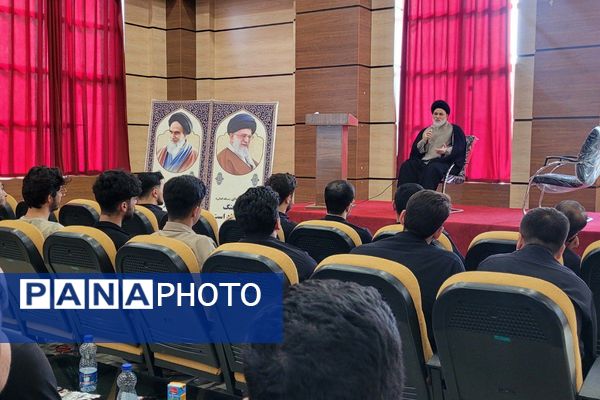 سمینار آموزشی دانشجویان دانشگاه فرهنگیان در بهارستان‌دو