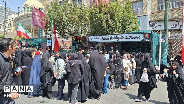 موکب‌های خیابان امام رضا(ع)؛ میزبان عاشقان حسینی در روز اربعین