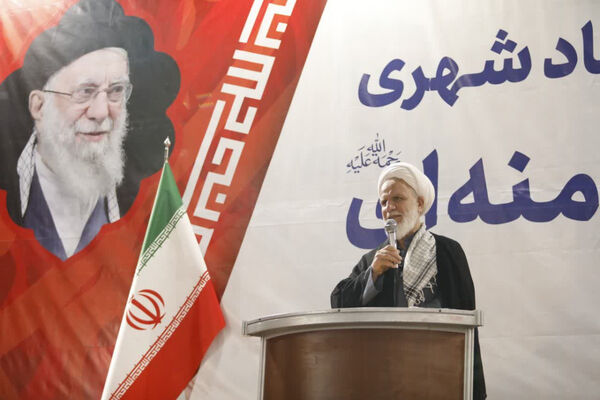 نصب نماد رهبر شهید نشان‌دهنده قدردانی مسئولان از مقام ایشان است