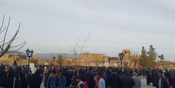 آیین چراغ برات در مزار شهیدان خلیل آباد 