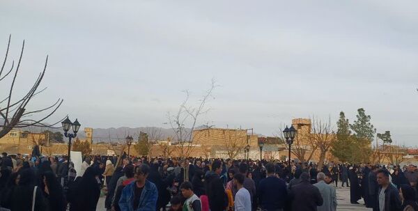 آیین چراغ برات در مزار شهیدان خلیل آباد 