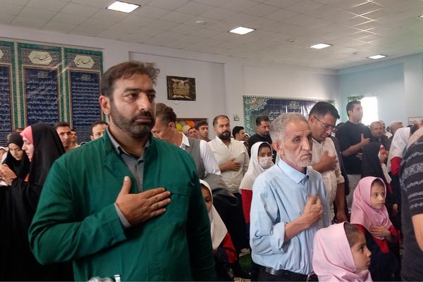  جشن پدر و دختری در دبستان مالک اشتر ملارد در دهه کرامت پیوند مهر را طنین انداز کرد 