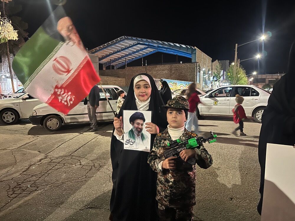 با این که کودکم ، اما ایرانیم