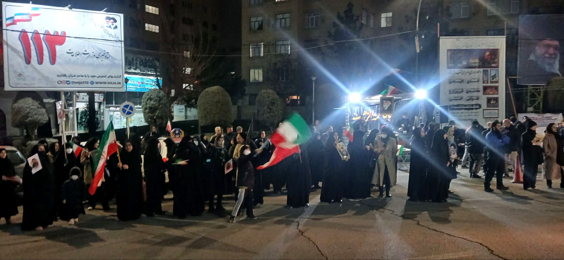تجمع مردم شهرستان ساوجبلاغ در بیعت با سومین رهبر انقلاب