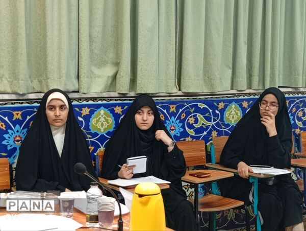 رقابت نخبگان قرآنی خراسان رضوی؛ آغاز مرحله استانی مسابقات قرآن و عترت دانش‌آموزان دختر