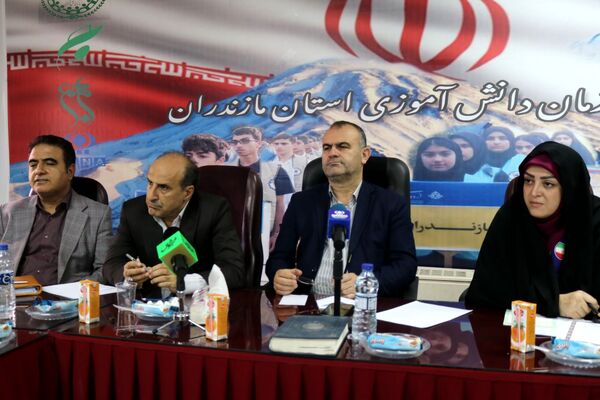 تقدیر از طلایه‌داران آگاهی در مازندران 