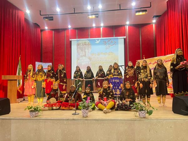 جشنواره سرود در فرهنگسرای فین