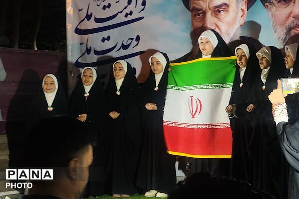 در شب پیروزی انقلاب اسلامی، شهریار در جوش‌ و خروش