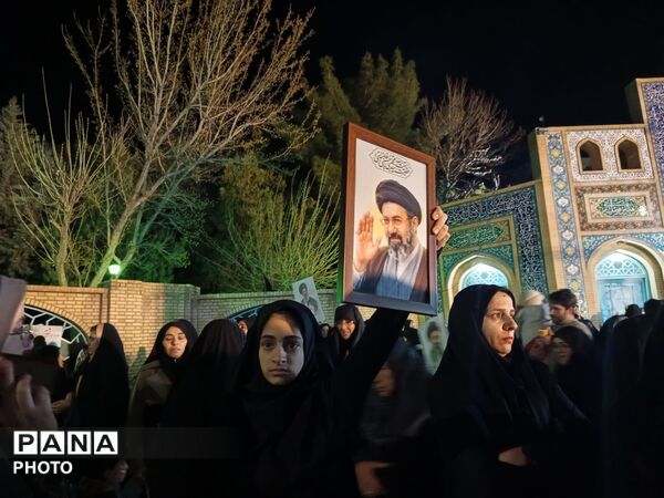 مراسم وداع با پیکر مطهر سردار شهید غلامرضا محمد زاده