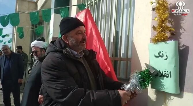 طنین زنگ انقلاب در مدارس شهید بینائیان و دبیرستان ۱۵ خرداد دامغان 