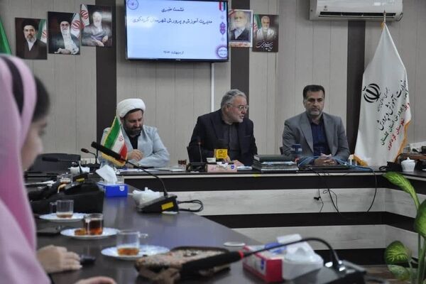 نشست خبری اصحاب رسانه به میزبانی مدیریت آموزش و پرورش کردکوی 