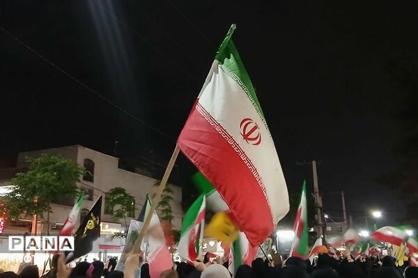اجتماع مردم اسلامشهر و تقدیر از معلمان نمونه با حضور دانش‌آموزان پیشتاز