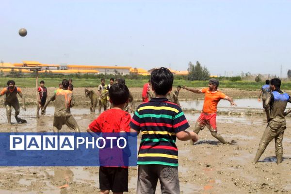 جشنواره فرهنگی و ورزشی بازی‌های شالیزاری در گلوگاه 