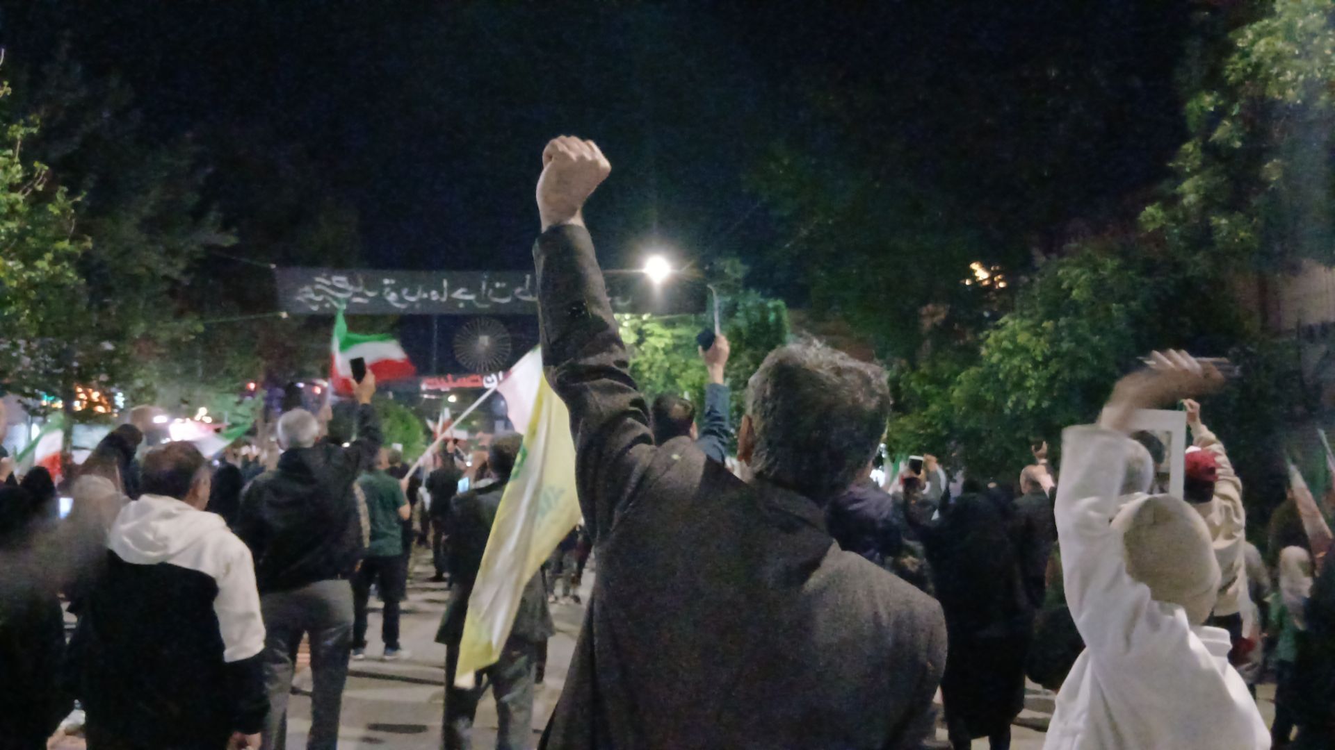 مشت ها بر فراز آسمان نیشابور نمایان شد 