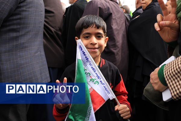 راهپیمایی ۲۲ بهمن در کرج 