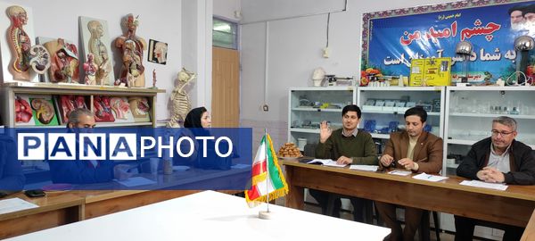 برگزاری کارگاه هدایت تحصیلی پایه نهم در دبیرستان فرزانگان شیروان