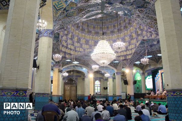 محفل جزء خوانی قرآن در امامزاده سید جعفر محمد یزد