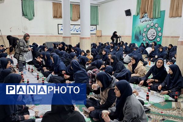 برگزاری مراسم احسان و افطار در دبیرستان حضرت ولیعصر (عج) ری یک 