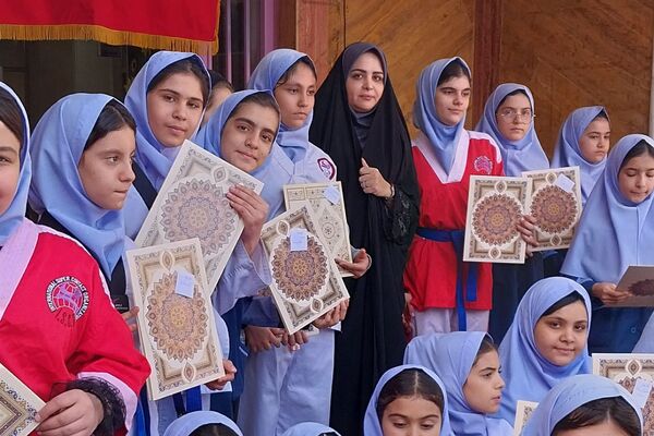 برگزاری نمایشگاه به مناسبت «هفته پدافند غیرعامل» در دبستان شهید مجید مجیدی ناحیه دو شهرری 